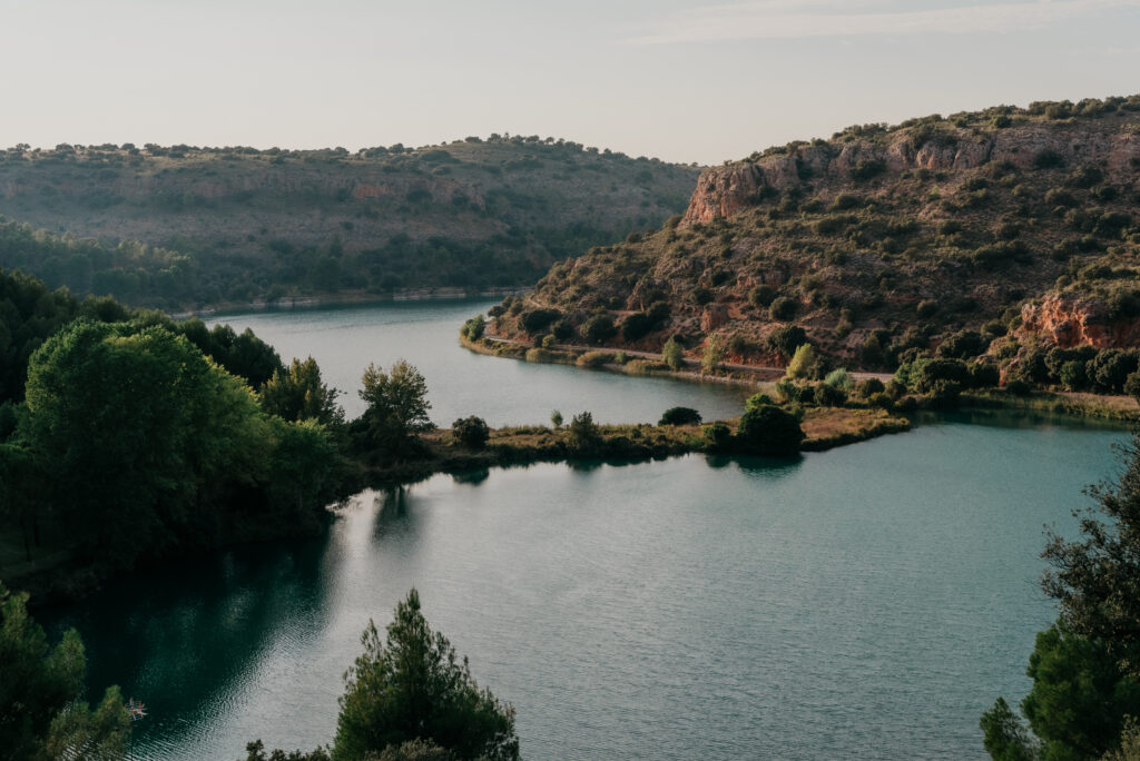 casas-rurales-lagunas-ruidera-mirador-del-alba-exterior-zonas-verdes